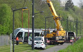 Valenciennes & Anzin - Vykolejení tramvajového vlaku č. 17 na výjezdu z depa Saint-Waast 11. dubna 2014 (002) .JPG