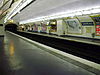 Vaneau metro quai 01.jpg