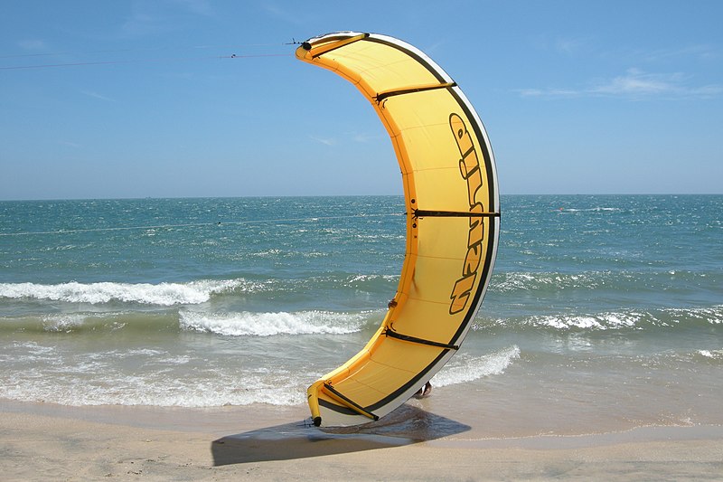 File:Vietnam, Mui Ne, Kiteboarding kite on the beach.jpg