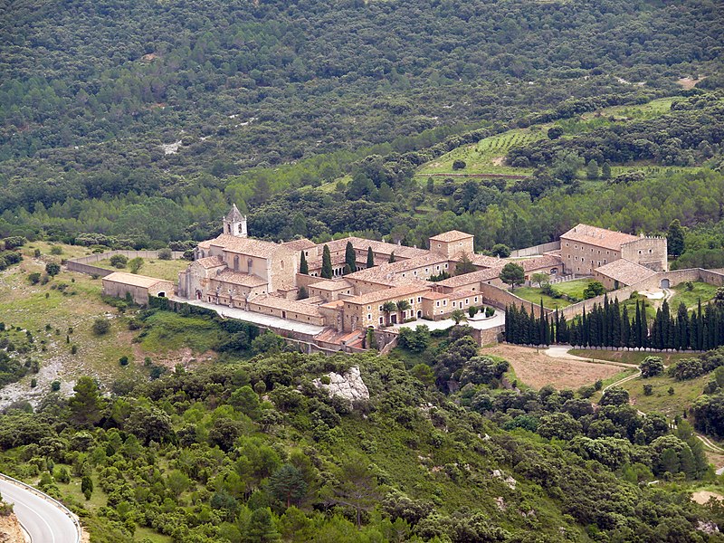 File:Vista general Monestir de Santa Maria (la Pobla de Benifassà) 01.JPG