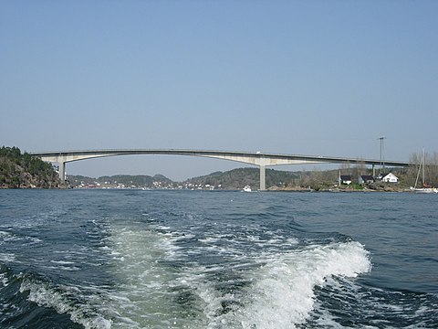 Vrengen Bridge, a concrete bridge.