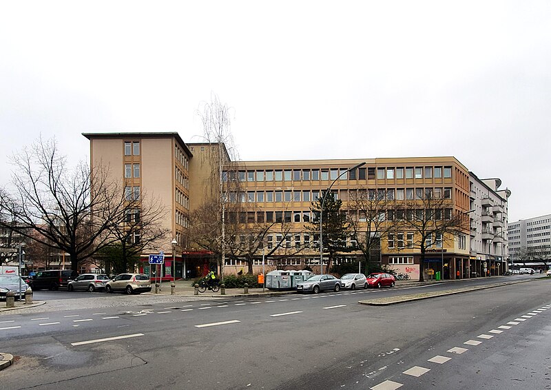 File:Wilmersdorf-BrandenburgerStraße2-Dietrich-Bonhoeffer-2020-03-07.jpg