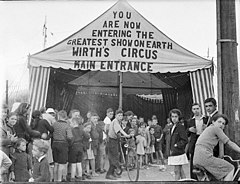 Wirths' Circus, 1941 - Sam Hood (3655795553).jpg