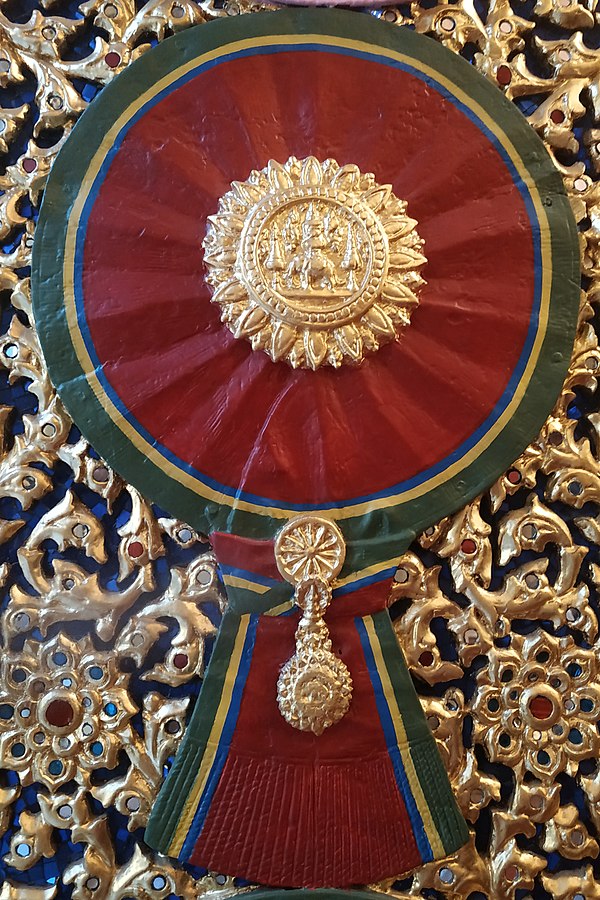 A woodcarving of "Maha Varabhorn", the Knight Grand Cross (First Class) of the Order of the White Elephant, version that used from 1869 to 1909, at ga