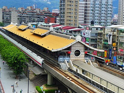 How to get to 捷運芝山站 with public transit - About the place