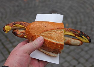 Kulmbacher Bratwürste in einem Bratwurststollen - Kulmbach sausages in a roll