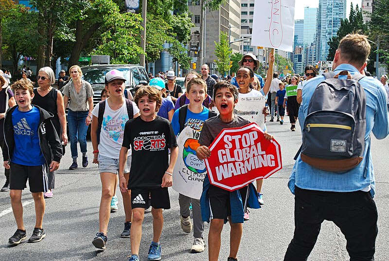 Датотека:"Stop Global Warming" child demonstrators in Toronto 27 Sep 2019.jpg