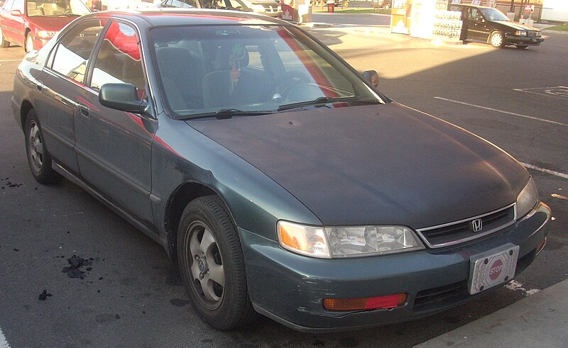 File:'96-'97 Honda Accord EX Sedan.jpg