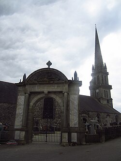 Église Saint-Gilles à Elliant, Finistère 03.JPG