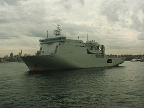 HMNZS Canterbury en el puerto de Sydney 2009