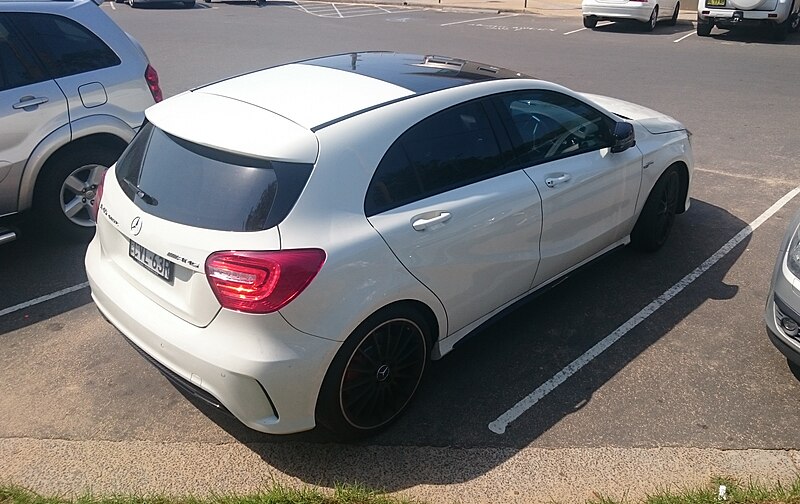 File:2014 Mercedes-Benz A 45 AMG (W 176) 4MATIC hatchback (16849758759).jpg