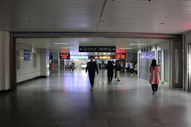 File:201605 Waiting room 7,8 of Hangzhou Station.jpg