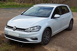2017 Volkswagen Golf (5G MY17) 1.4 SE TSI hatchback (2017-08-30).jpg