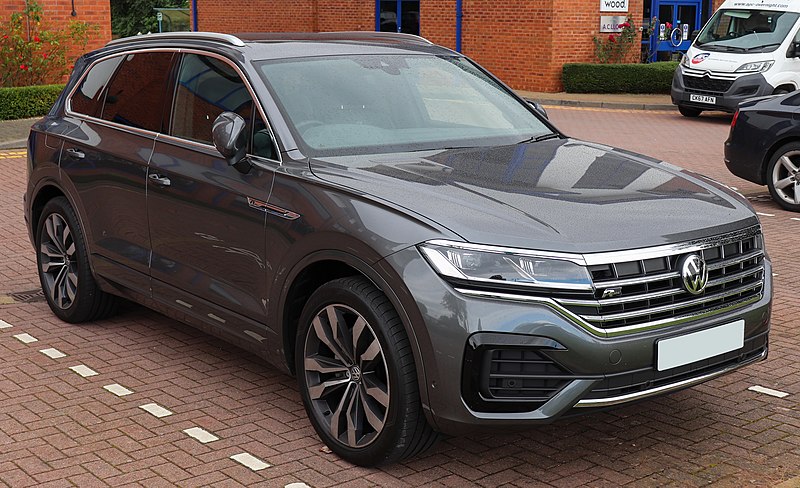 File:2019 Volkswagen Touareg V6 R-Line Tech TD 3.0 Front.jpg