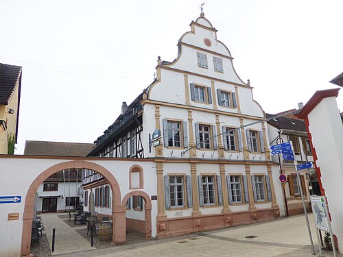 8 Baroque gable and gate