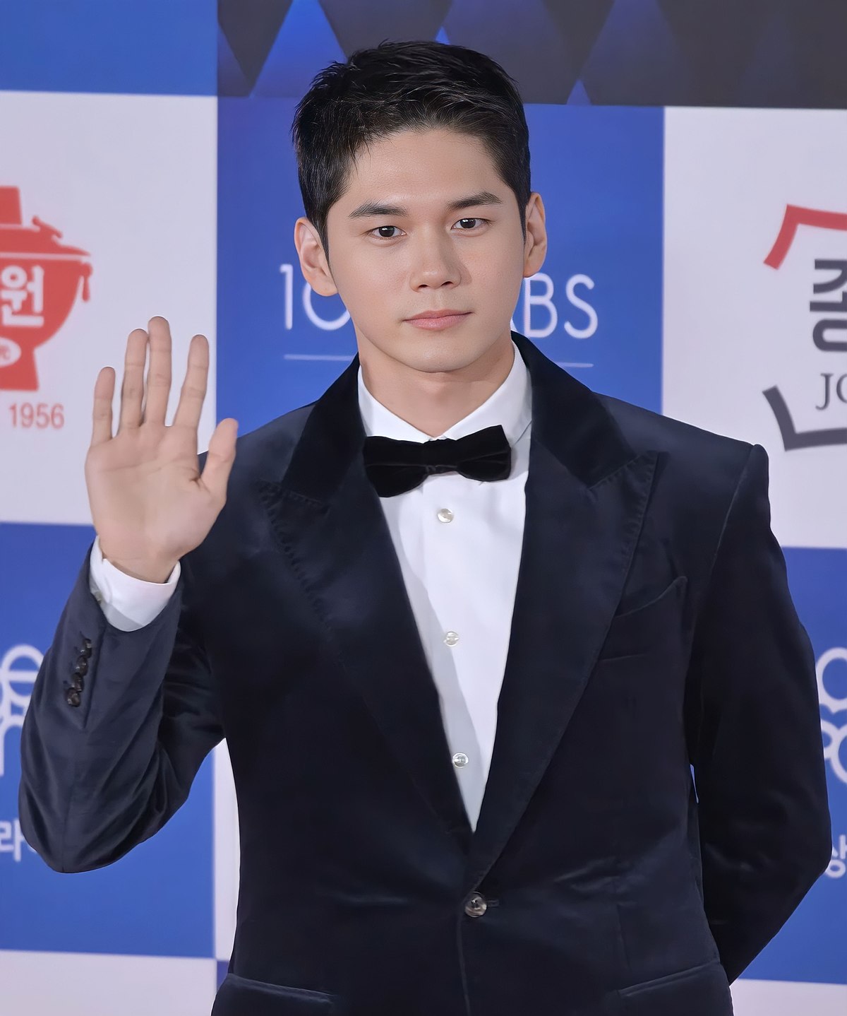 Park Bo Gum's first activity after returning from mandatory service will be  as a host for the 'Baeksang Arts Awards