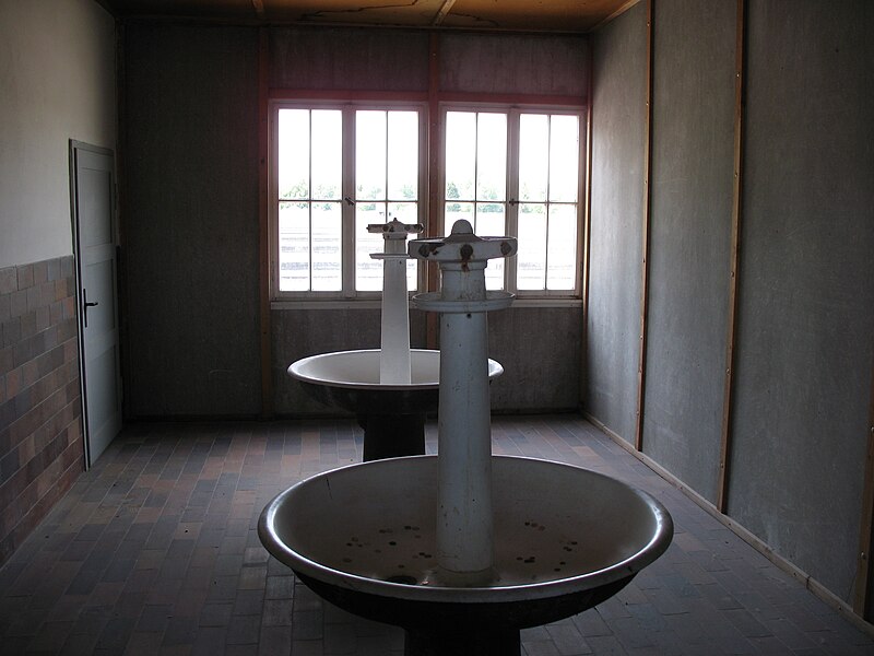 File:2481 - KZ Dachau - Sinks.JPG