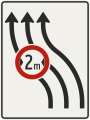 442-12 Presmerovanie jazdných pruhov (doľava, 3 pruhy, s vloženou regulačnou značkou)