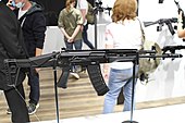 AK-12 yang diperbarui dengan fitur penyandar pipi