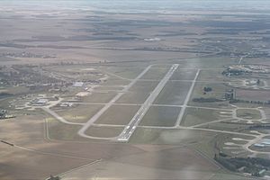 Aéroport militaire d'Evreux.jpg