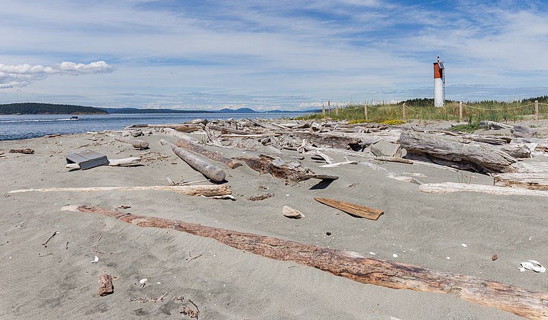 File:A lighthouse at the end of Sidney Spit (part of Gulf Islands National Park Reserve), Sidney Island, British Columbia, Canada 03.jpg