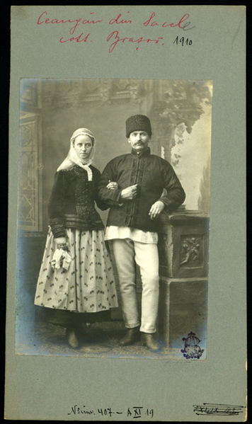 File:Adler - Familie de ceangăi din Săcele, jud. Braşov.jpg