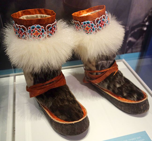 File:Alaskan boots, Inupiat, 1989, bearded seal, ringed seal, spotted seal, caribou, polar bear - Bata Shoe Museum - DSC00406 (crop).JPG