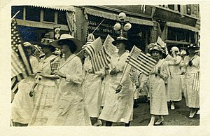 Arkansas suffragists marching. Arkansas suffragists.jpg