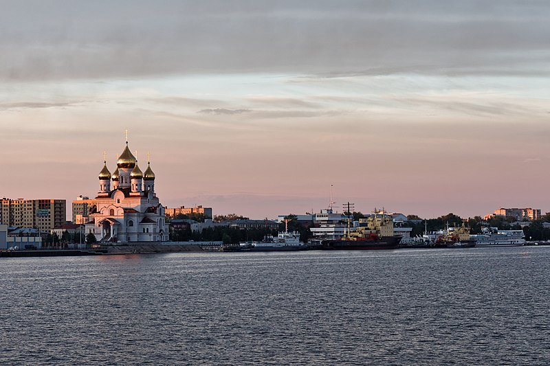 File:Arkhangelsk. Northern Dvina River. Saint Michael Archangel Cathedral P7151376 2200.jpg