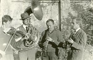 Asli Hagaw lineup: Kowalski (biola), Jastrzebski (sousaphone), Bielecki (klarinet), Brudko (banjo)