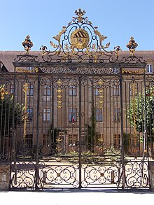 Grilles en fer forgé du Lycée Bonaparte.