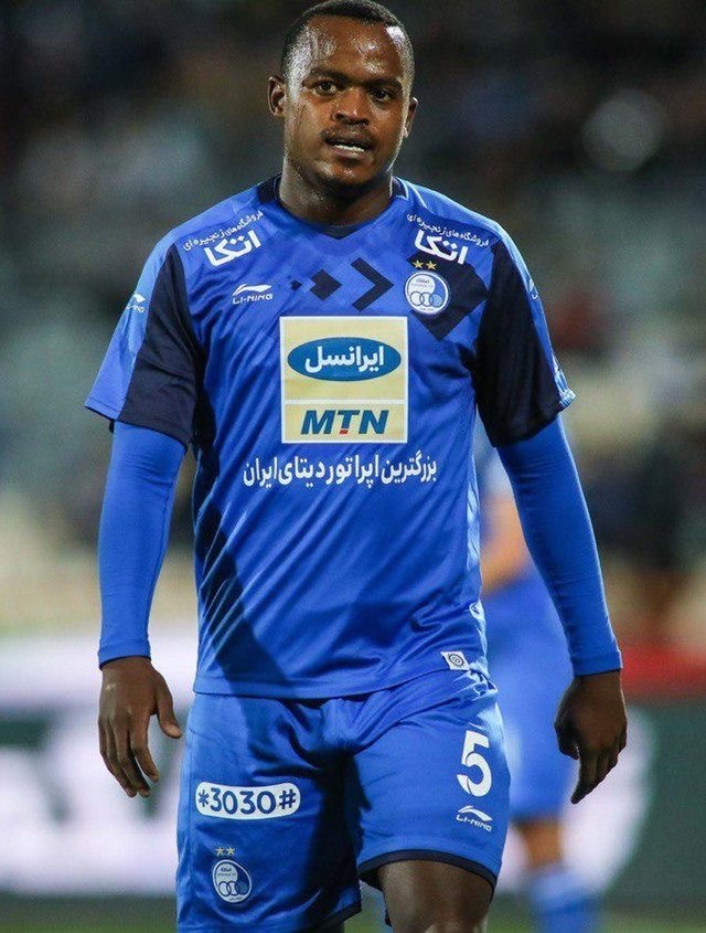 File:Esteghlal FC vs Sepahan FC, 30 January 2015 - 15.jpg - Wikipedia