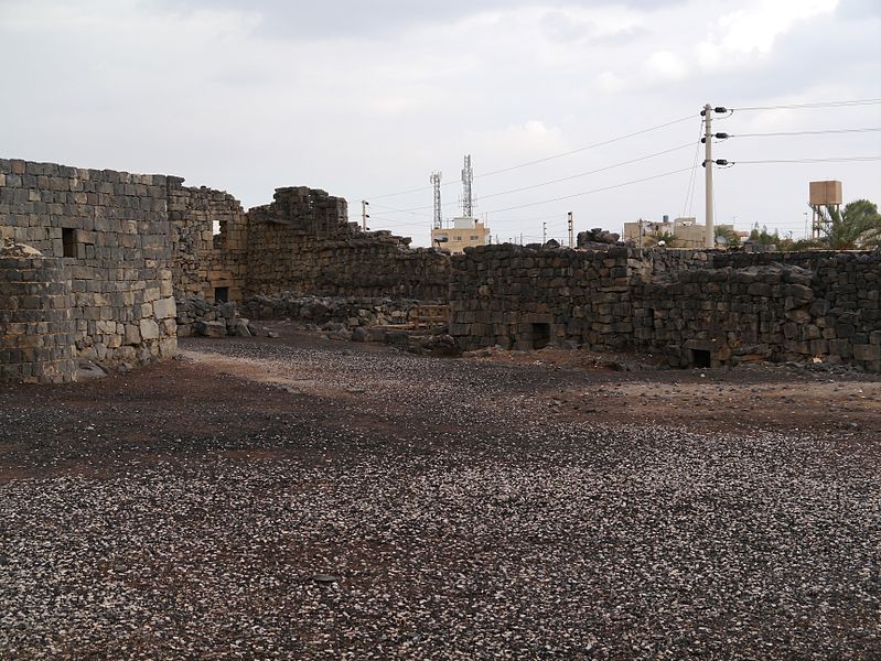 File:Azraq Qasr al-Azraq Hof 13.JPG