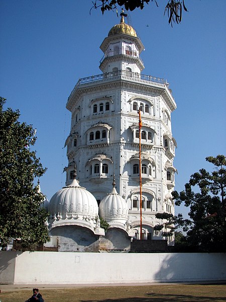 File:Baba Atal Gurdwara, Amritsar, Punjab, India.jpg