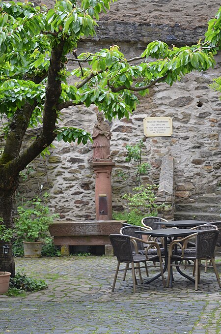 Bad Camberg, Brunnen an Stadtmauer