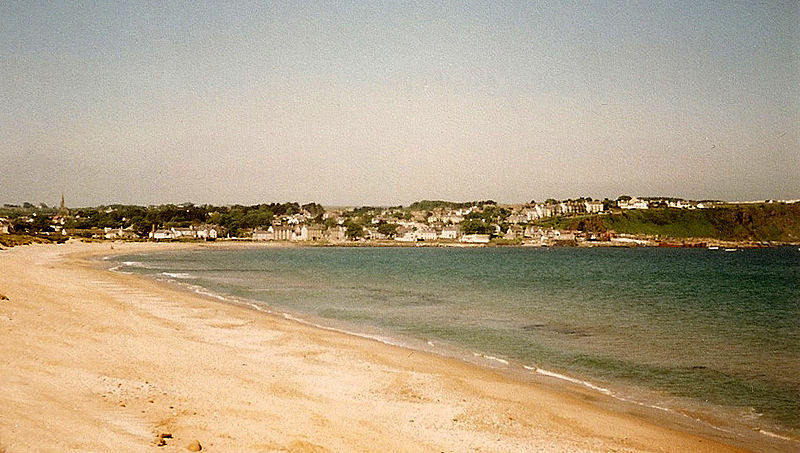 File:Ballycastle beach (2082925089).jpg