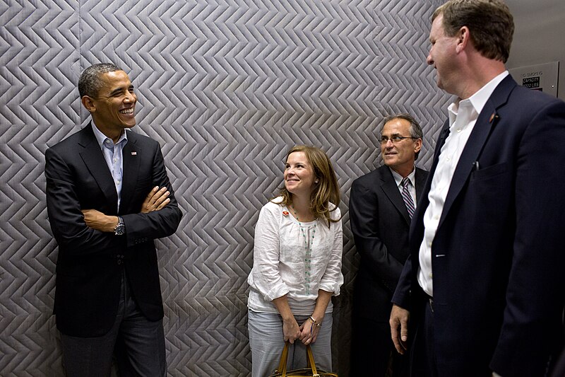 File:Barack Obama talks with Alyssa Mastromonaco and Trip Director Marvin Nicholson, August 2012.jpg