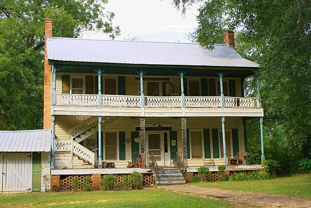 Barney's Upper Place, an I-house in Putnam that was built in 1833.