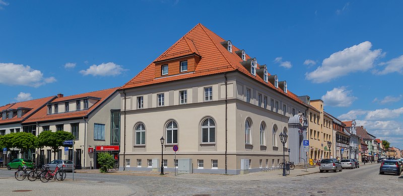 File:Beeskow Berliner Strasse 01.jpg