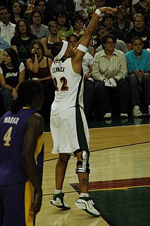 <span class="mw-page-title-main">Betty Lennox</span> American basketball player