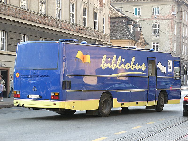 File:Bibliobus KGZ.jpg