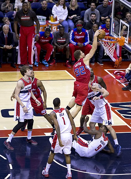 File:Blake Griffin dunking 1.jpg