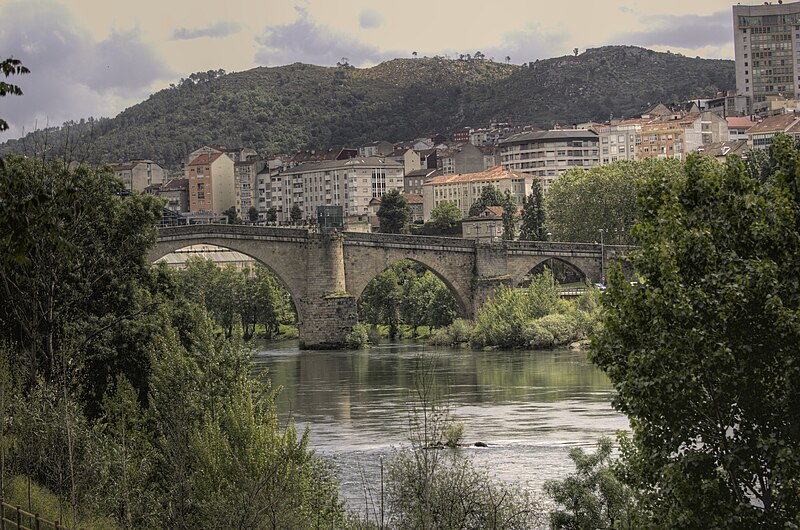 File:Bridge, Ourense (Spain), Minho River.jpg