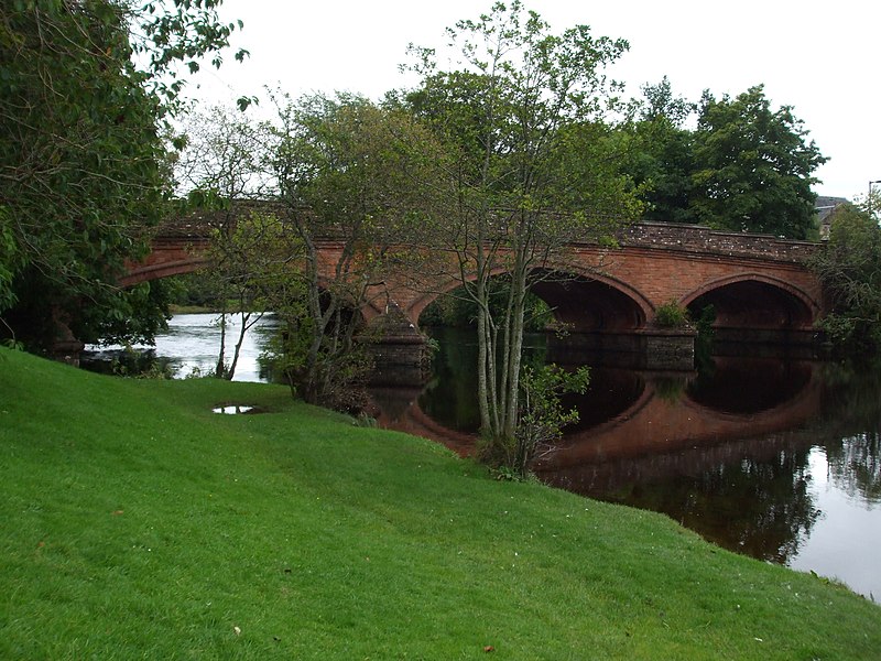 File:Bridge across River Teith Callander - panoramio.jpg