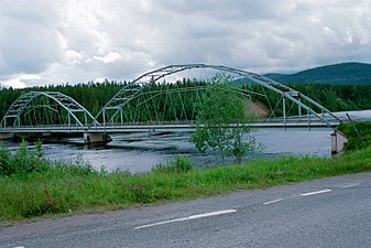 Bron över Piteälven vid södra infarten.