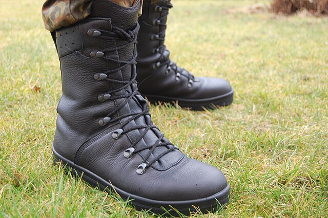 Italian army military surplus leather combat assault boots 