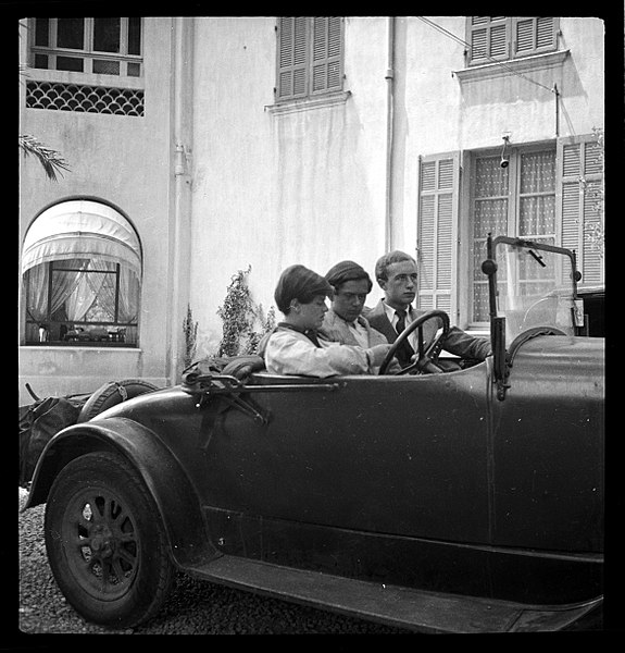 File:CH-NB - Frankreich, Bandol- Menschen - Annemarie Schwarzenbach - SLA-Schwarzenbach-A-5-08-144.jpg