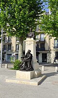 Monument à Demolombe sur la place de la République (Caen).