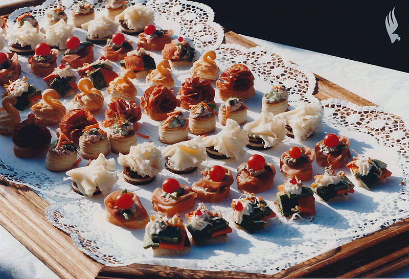 File:Canapes-1024x699.jpg