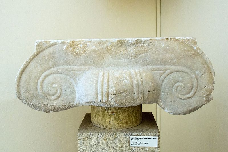 File:Capital ionic marble 6th c BC AM Paros A929, 144028.jpg